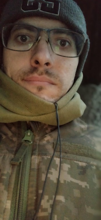 трохи на службі